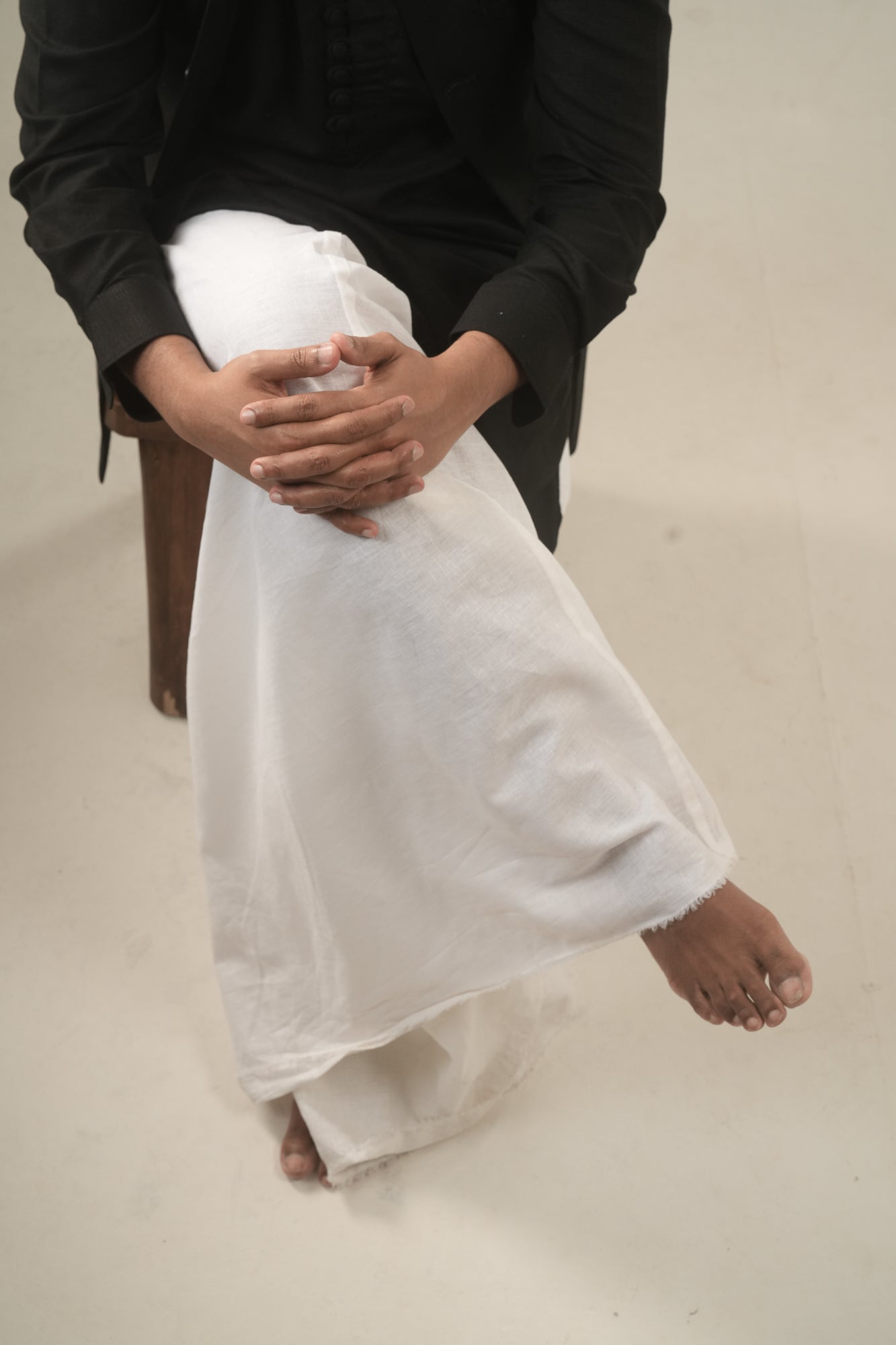 মাটি— White Linen Lungi